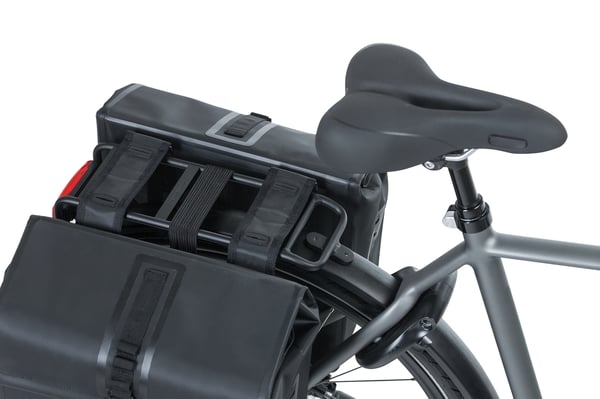 Basil BA17659 Bagside Cykeltaske 50 L Polyester Sort