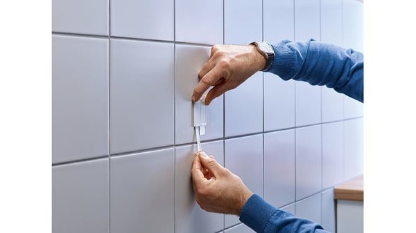 Pikkukuva 2 / 6: TESA 77766 Sisätila Yleiskoukku Valkoinen 2 kpl