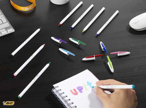 Miniatyrbild 3 av 3: BIC Cristal Up x4 Multifärg Fastklämbar, indragbar kulspetspenna 4 styck