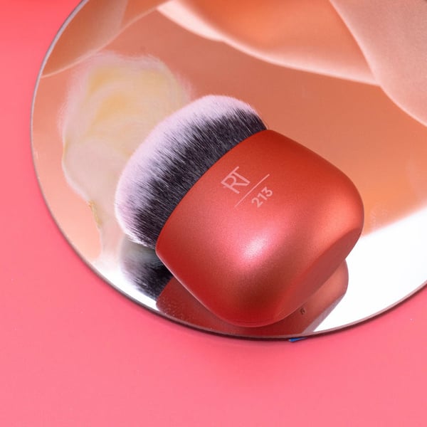 Miniatyrbild 4 av 7: Real Techniques Foundation Kabuki Makeup Blender