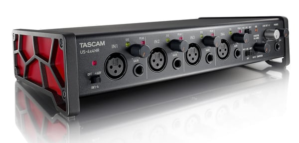 Pikkukuva 1 / 3: Tascam US-4X4HR audiotallennuksen liittymä