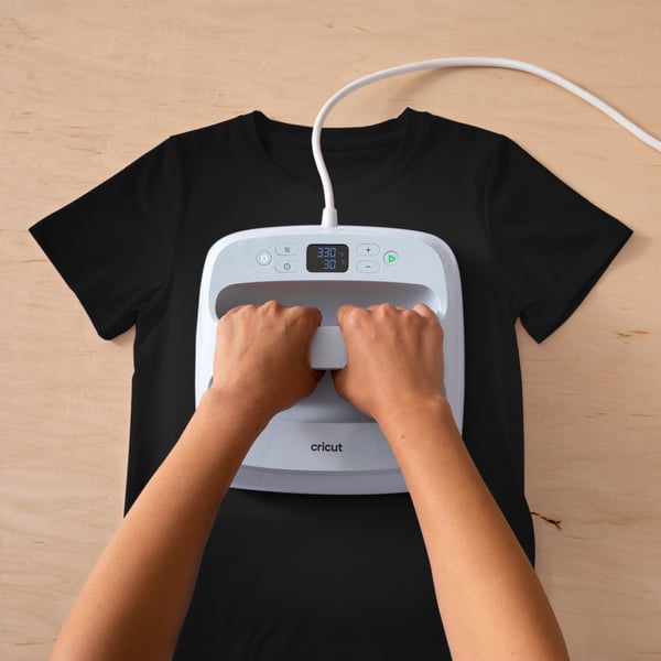 Miniatyrbillede 5 af 7: Cricut Joy Xtra Smart Iron-On Varmeplade vinylplade Glat overføringsvinyl 3 ark