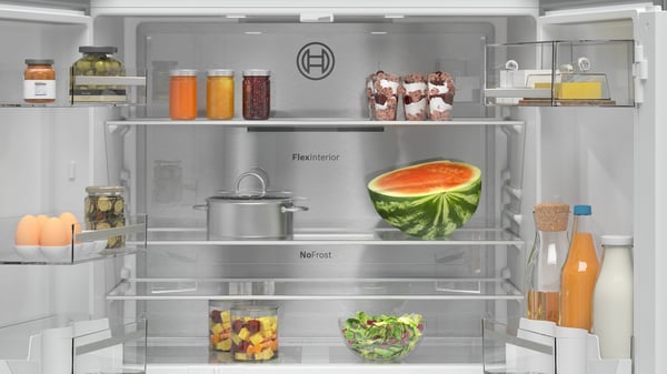 Bosch Serie 4 KFN96APEA side-by-side køle-fryseskab Fritstående 605 L Rustfrit stål
