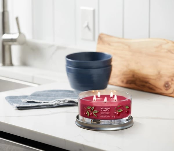 Yankee Candle Black Cherry vokslys Cylinder Kirsebær (frugt) Rød 1 stk