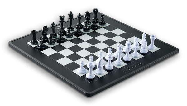 Miniatyrbild 12 av 12: Millennium eONE Schackset Skrivbord Internationellt