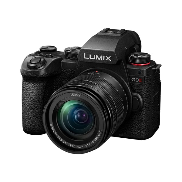 Miniatyrbild 1 av 9: Panasonic Lumix G9 II + 12-60mm F3.5-5.6 MILC 25,21 MP Live MOS 11552 x 8672 pixlar Svart