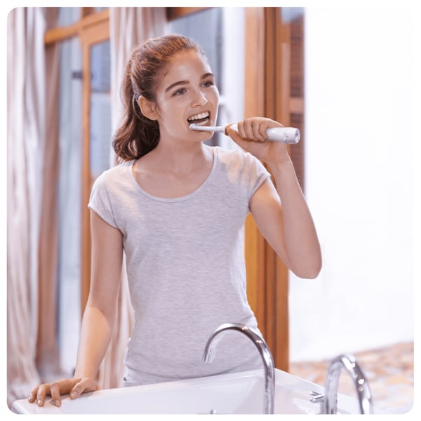 Oral-B Teen Teini-ikäiset Pyörivä/värähtelevä hammasharja Valkoinen