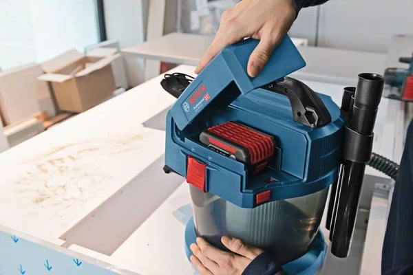 Bosch GAS 18V-10 L Professional Sort, Blå