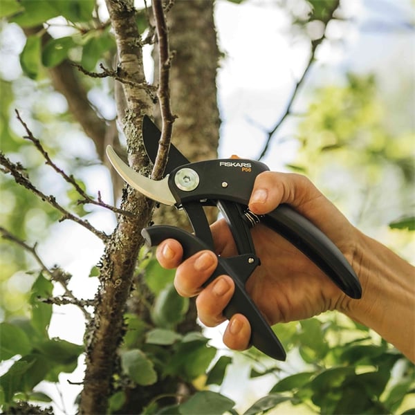 Miniatyrbild 2 av 3: Fiskars PowerLever P56 beskärningsverktyg Bypass Svart