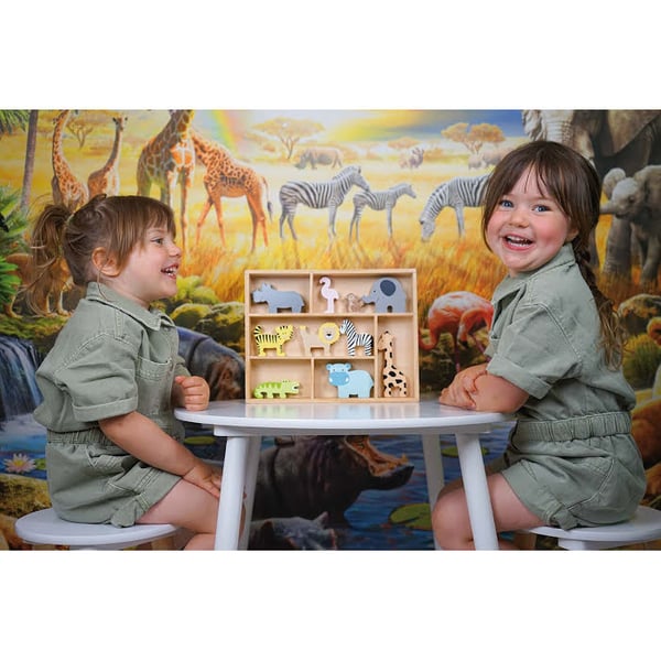 JaBaDaBaDo Shelfs with safari animals