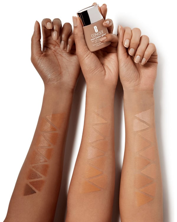 Miniatyrbild 3 av 5: Clinique Even Better Glow Light Reflecting Makeup SPF 15 30 ml Flaska Kräm 114 Golden