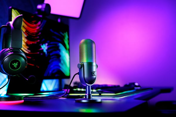 Razer Seiren V3 Chroma Musta Tablettimikrofoni