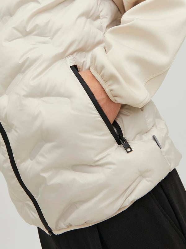 Pikkukuva 7 / 7: Jack & Jones 12237726_123.41 takki ja pusakka