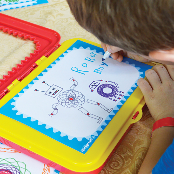 Pikkukuva 3 / 8: Playmonster Spirograph Jr. Set