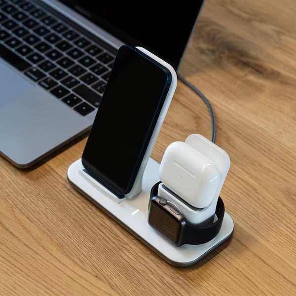 Apples Xtorm 3-i-1 trådløs oplader (iPhone, Apple Watch, AirPods (Pro))