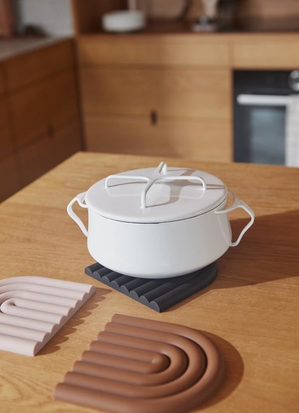 Miniatyrbillede 4 af 4: OYOY Rainbow Trivet bordskåner 1 stk Silikone