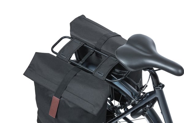 Miniatyrbillede 6 af 7: Basil City Bagside Cykeltaske 28 L Polyester Sort