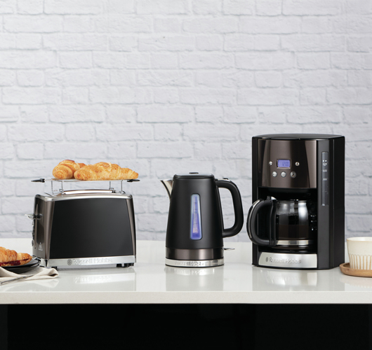 Russell Hobbs 26140-70 vattenkokare 1,7 l 2400 W Svart