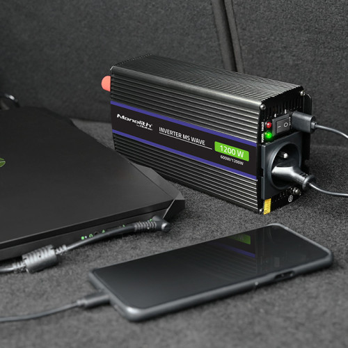 Qoltec Monolith eladaptrar Auto/Inomhus 600 W Svart