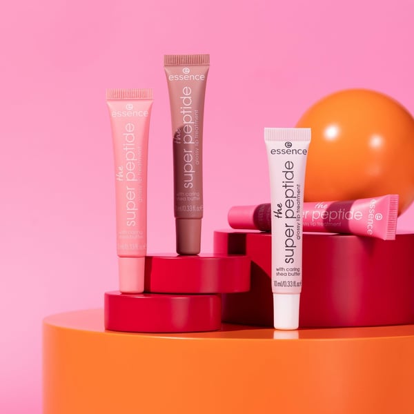 Miniatyrbillede 9 af 16: Essence The Super Peptide Glossy Lip Treatment lipgloss 10 ml 03 Toffeetastic!