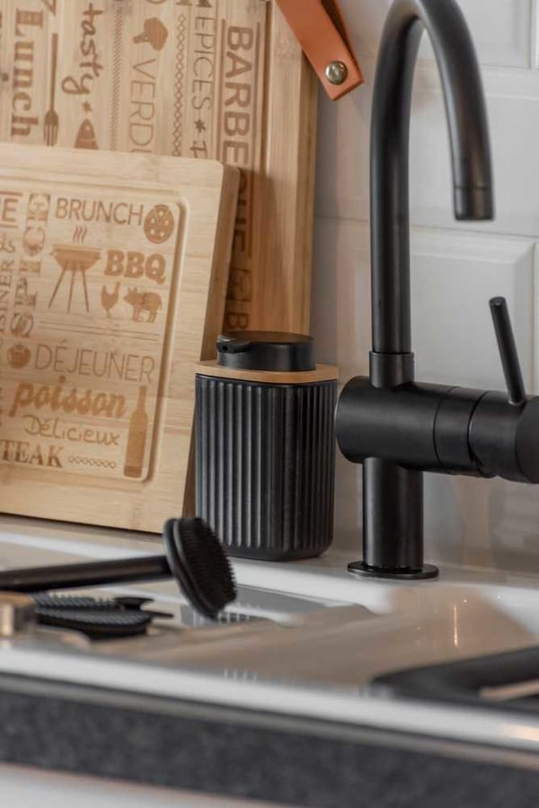 WENKO Rotello tvåldispenser 0,25 l Svart, Trä