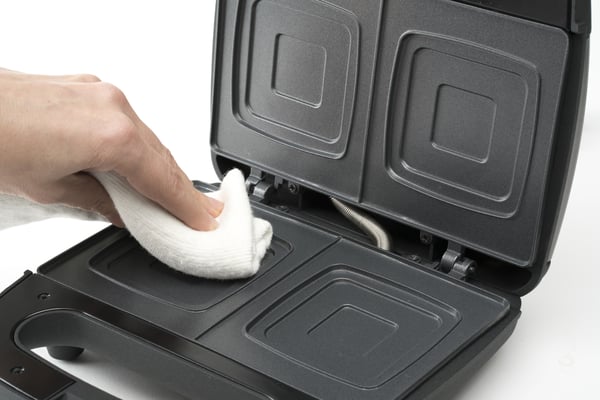 Pikkukuva 4 / 6: Black & Decker BXSA751E voileipägrilli 750 W Musta, Metallinen