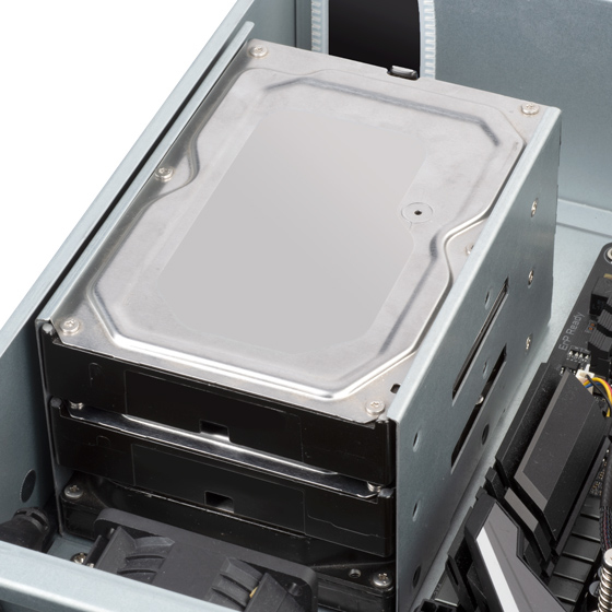 Silverstone RM23-502 2,5/3,5/5,25" Opbevaring drev bakke Sort, Sølv