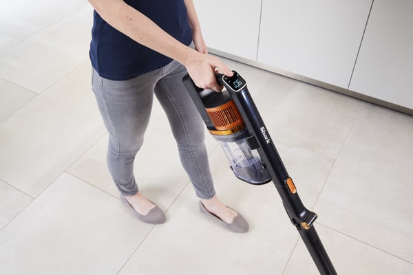 Miniatyrbillede 8 af 30: Shark IZ300EU stav støvsuger & elektrisk kost 2-i-1 stangstøvsuger Batteri Dry Poseløs Sort, Orange