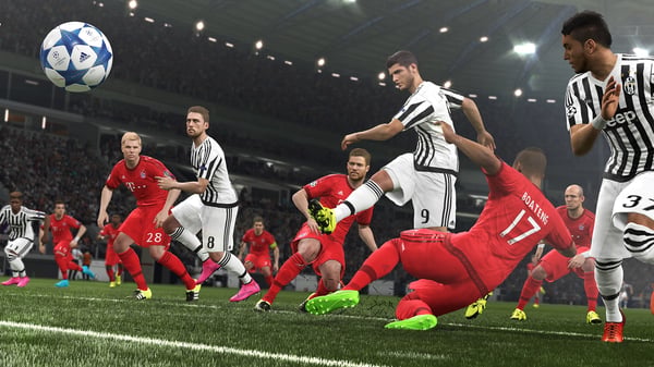 Konami Pro Evolution Soccer 2016 - Day One Edition Spanska Xbox One