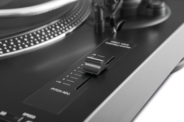 TechniSat TechniPlayer LP 300 Suoravetolevysoitin Musta, Hopea