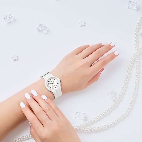 Pikkukuva 6 / 6: Casio Standard LQ-24B-7B Rannekello Unisex Valkoinen