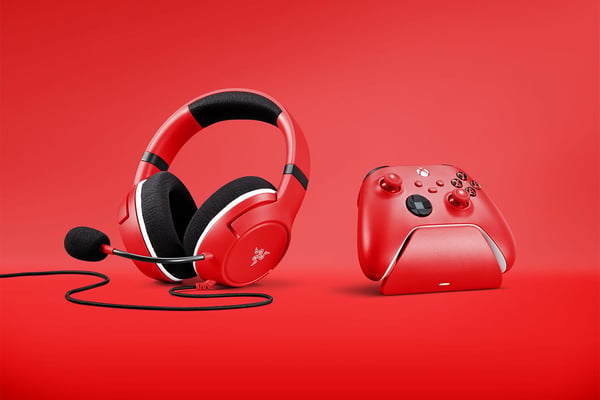 Razer Essential Duo Bundle Headset Ledningsført Spil Opladningsstativ Rød