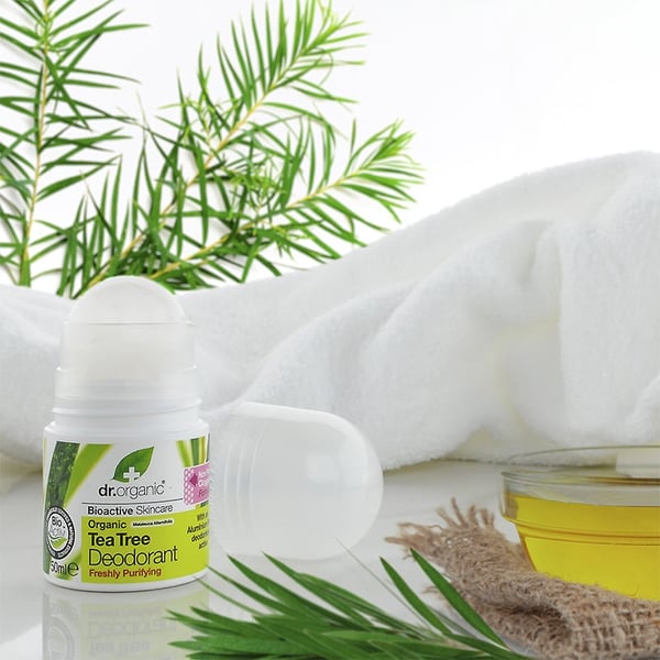Pikkukuva 3 / 3: Dr Organic Tea Tree Naisten Roll-deodorantti 50 ml 1 kpl