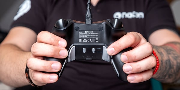 NACON Revolution X Pro Controller Sort USB Gamepad PC, Xbox One, Xbox One S, Xbox One X, Xbox Series S, Xbox Series X