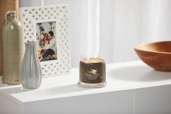 Pikkukuva 2 / 3: Yankee Candle Vanilla Bean Espresso vahakynttilä Pyöreä Kahvi, Vanilja Ruskea 1 kpl