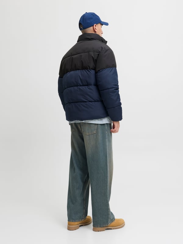 Pikkukuva 5 / 7: Jack & Jones 12279686_2077_1194496_S takki ja pusakka