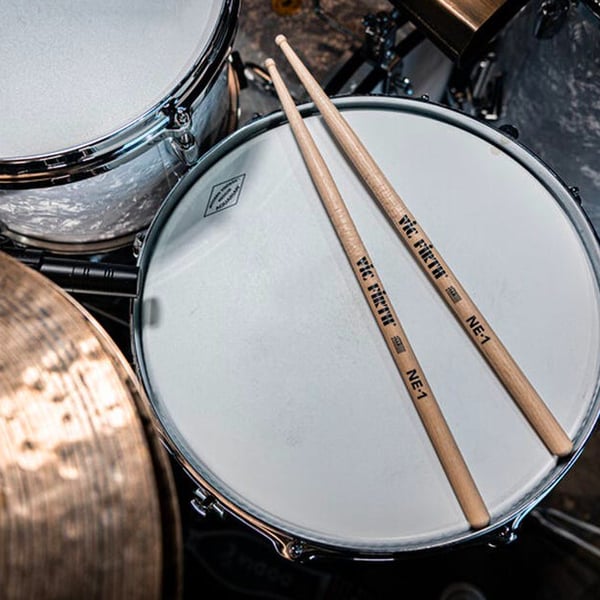Miniatyrbild 4 av 6: Vic Firth VFNE1 Drum Sticks NE1 Trä Trumpinnar