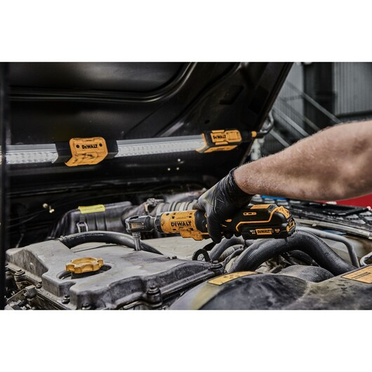 DeWALT DCF503L1G-QW elektrisk skiftenøgle 3/8" 250 rpm 81 Nm Sort, Gul 12 V