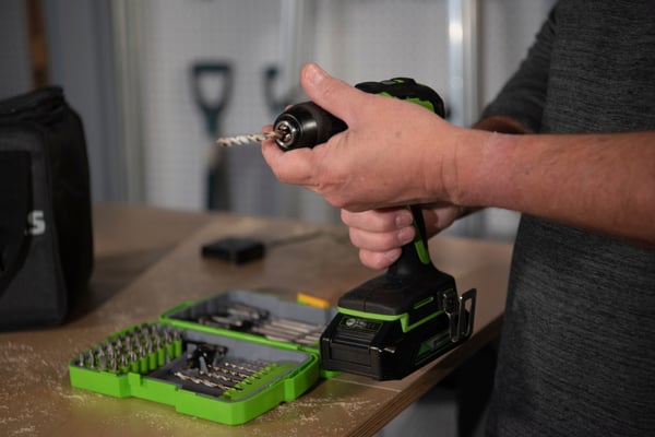 Greenworks 3704007UA sähköruuvimeisseli ja iskuruuvitaltta Musta, Vihreä
