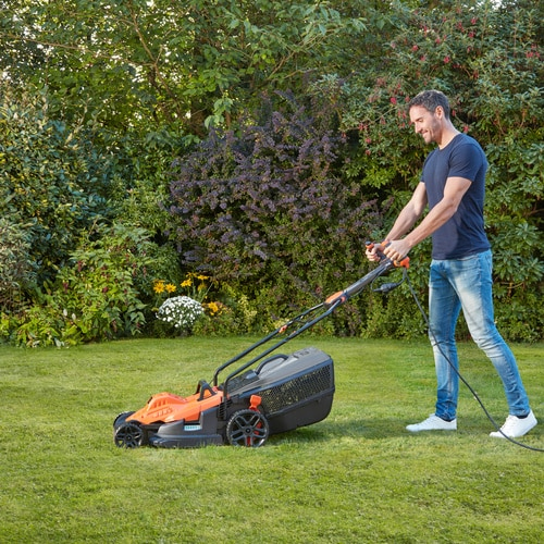 Black & Decker BEMW481ES Työnnettävä ruohonleikkuri AC Oranssi