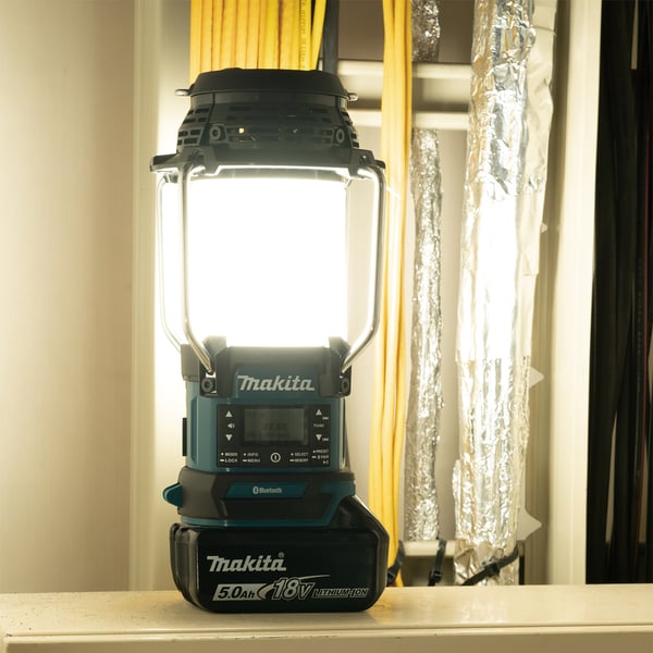 Makita DMR056 radioapparater Bärbar Analog och digital Svart, Blå