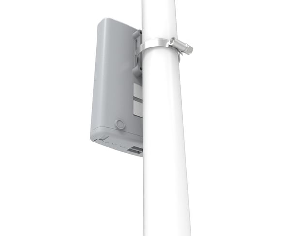 Mikrotik PowerBox kabelansluten router Snabb Ethernet Vit
