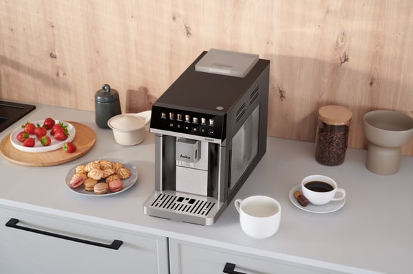 Pikkukuva 7 / 31: Amica CM 7011 Elegance Täysautomaattinen Espressokone 1,8 L