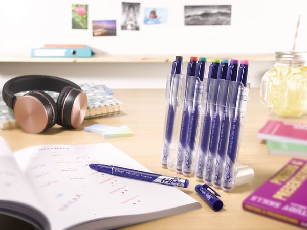 Miniatyrbild 3 av 5: Pilot FriXion Fineliner filtpenna Fin Svart, Blå, Grön, Ljusblå, Lime, Rosa, Röd, Violett 8 styck