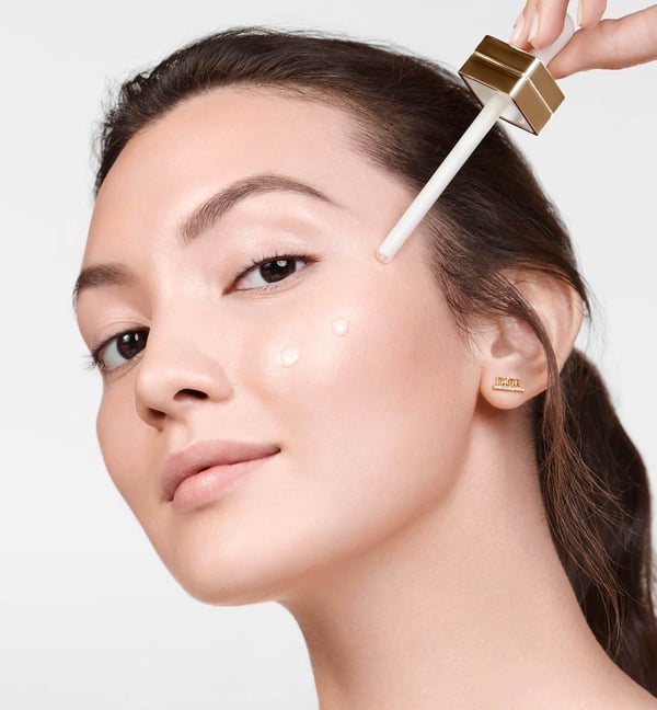 Miniatyrbillede 3 af 4: Dior Prestige Light-in-White La Solution Lumière Activated Ansigtsserum 30 ml Kvinder