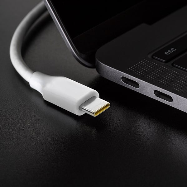 Qoltec 51039 virta-adapteri ja vaihtosuuntaaja Sisätila 65 W Valkoinen