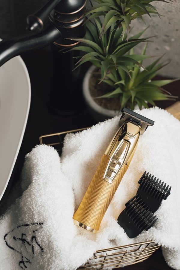 Adler AD 2836G skæg trimmer Batteri 4 6 mm Guld
