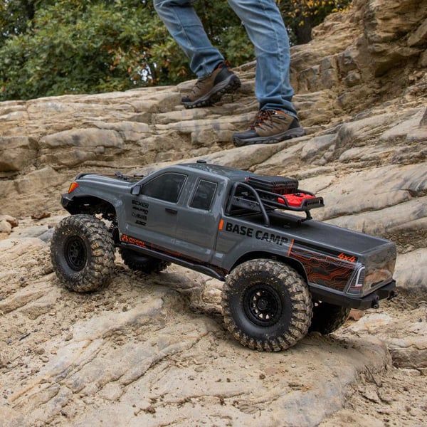 Miniatyrbild 10 av 19: Axial R/C SCX10 III Base Camp radiostyrd modell Rock crawler Elmotor 1:10