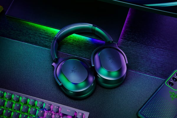 Razer Barracuda Pro Kuulokkeet Langallinen & langaton Pääpanta Pelaaminen USB Type-C Bluetooth Musta