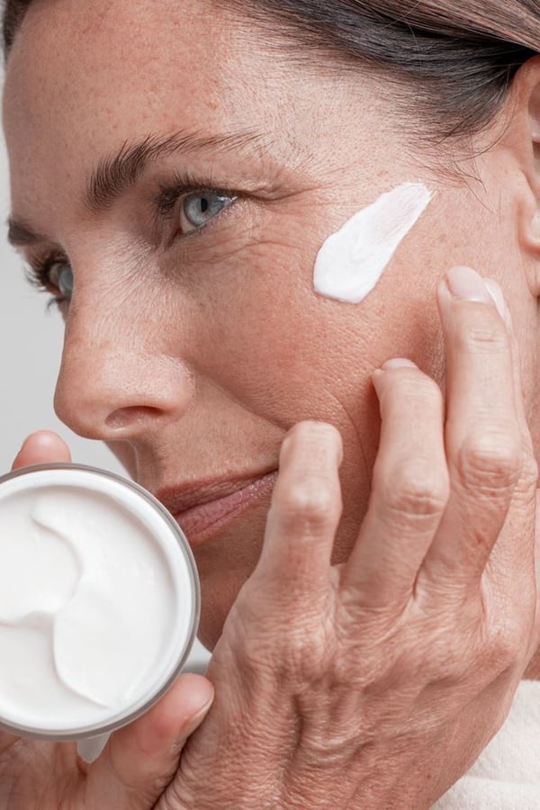 Miniatyrbild 8 av 10: NIVEA Hyaluron Cellular Filler Elasticity & Antigravity Dagkräm Ansikte 50 ml